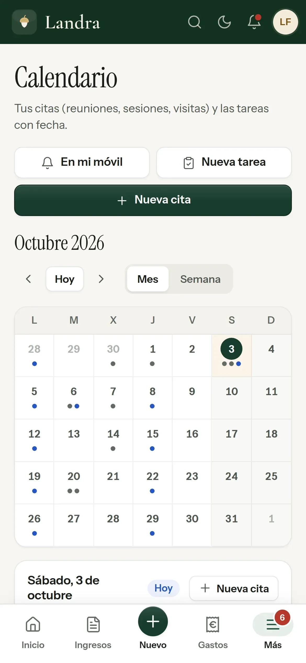 El calendario en el móvil: los botones para verlo en el calendario del teléfono, crear una tarea o una cita, y octubre con un punto por cada cita o tarea.